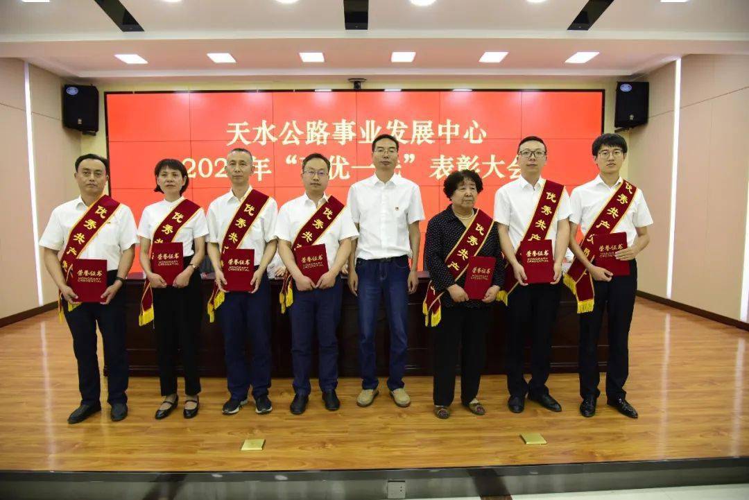 墊江縣公路運(yùn)輸管理事業(yè)單位領(lǐng)導(dǎo)變革與展望，新任領(lǐng)導(dǎo)團(tuán)隊(duì)引領(lǐng)下的未來(lái)展望